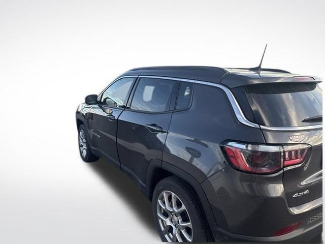 Used 2024 Jeep Compass Latitude AWD/4WD image 2