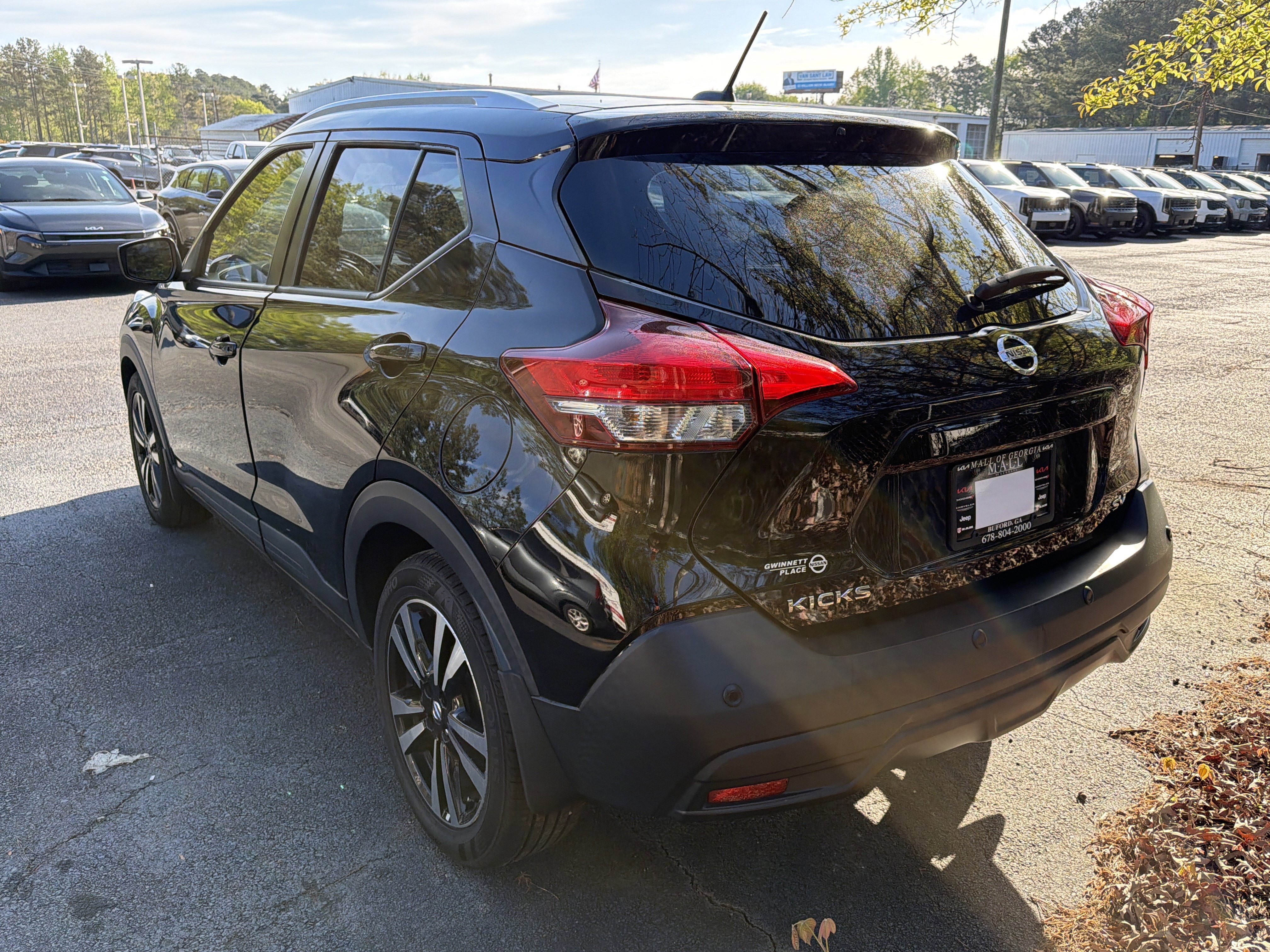 Used 2020 Nissan Kicks SV image 6