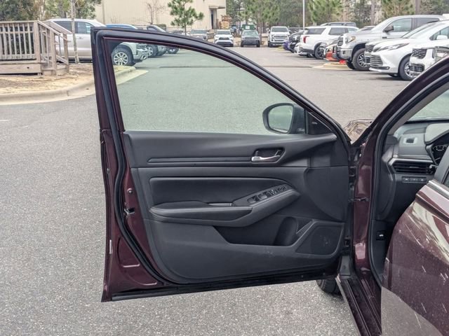 Used 2024 Nissan Altima 2.5 SV image 19