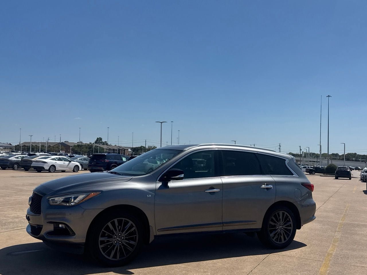 Used 2020 INFINITI QX60 Luxe w/ Edition 30 Essential Package FWD image 12