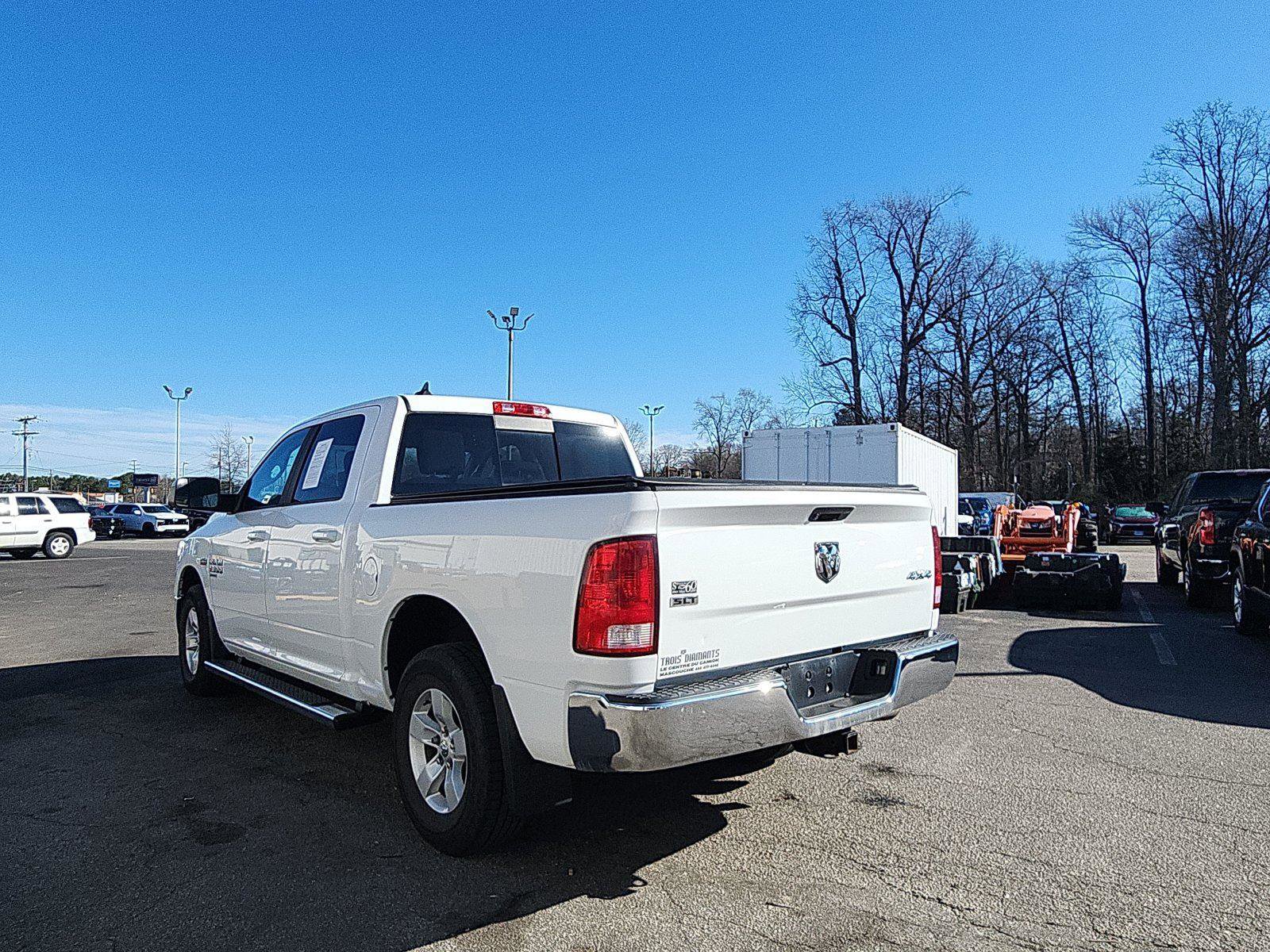 Used 2019 RAM 1500 Classic SLT image 3