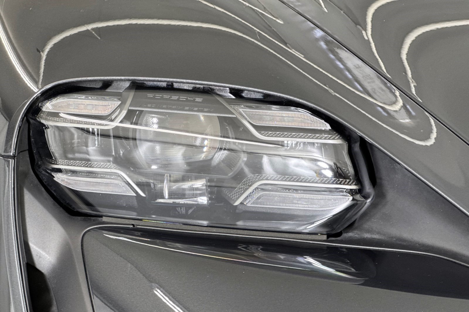 Used 2022 Porsche Taycan Turbo S AWD/4WD image 11
