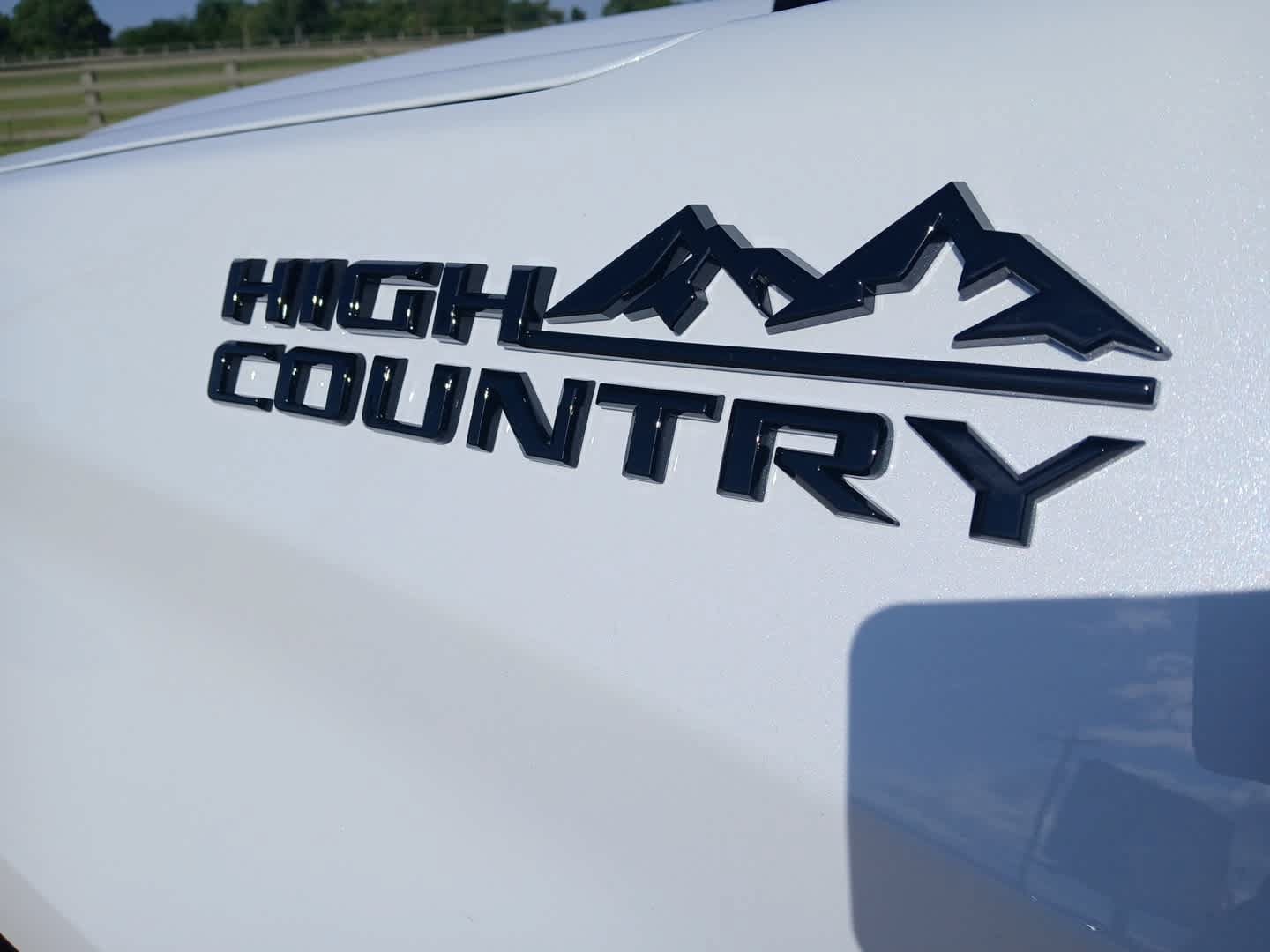 New 2026 Chevrolet Silverado 1500 High Country w/ High Country Premium Package AWD/4WD image 3