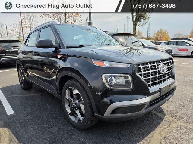 Used 2023 Hyundai Venue SEL image 3