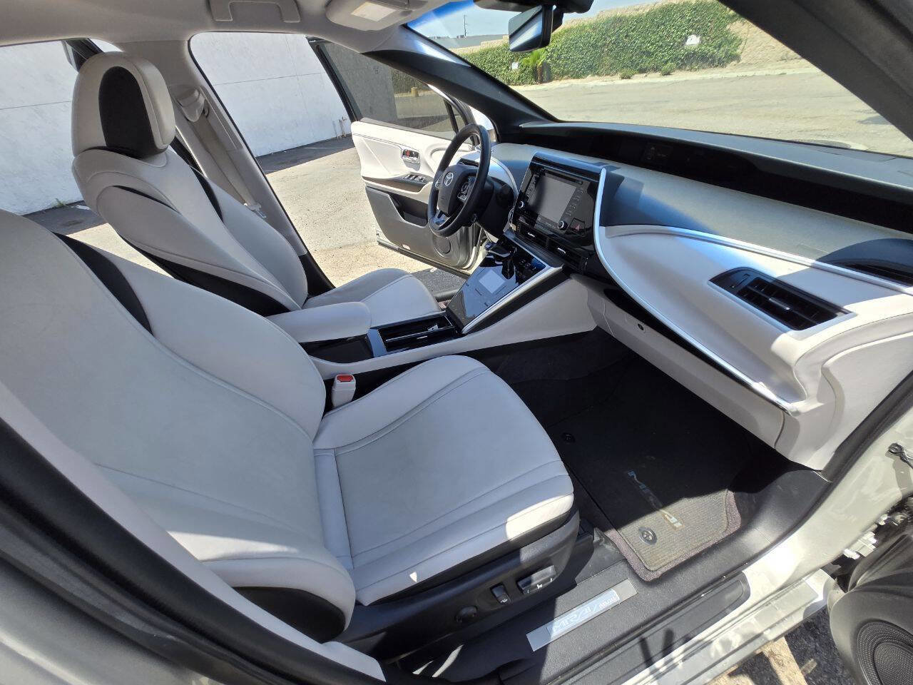 Used 2018 Toyota Mirai image 36