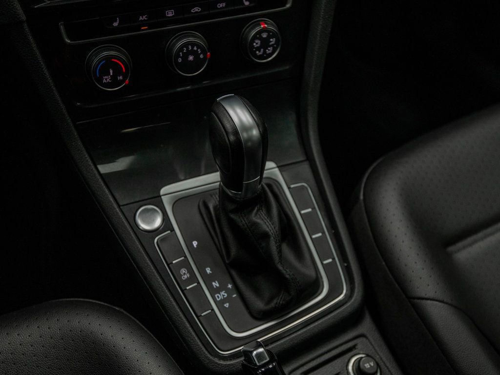 Used 2019 Volkswagen Golf SE w/ Driver Assistance Package image 21