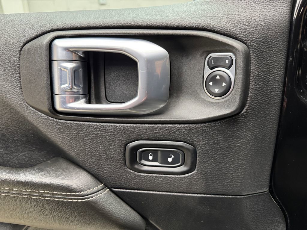 Used 2021 Jeep Wrangler Unlimited Sahara image 10