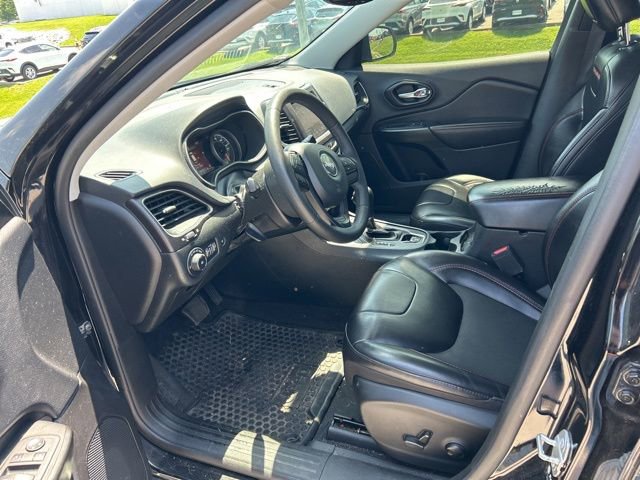 Used 2022 Jeep Cherokee Trailhawk w/ Comfort/Convenience Group AWD/4WD image 7