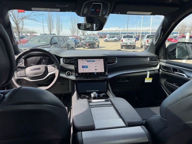 New 2026 Jeep Grand Wagoneer L Limited AWD/4WD image 32