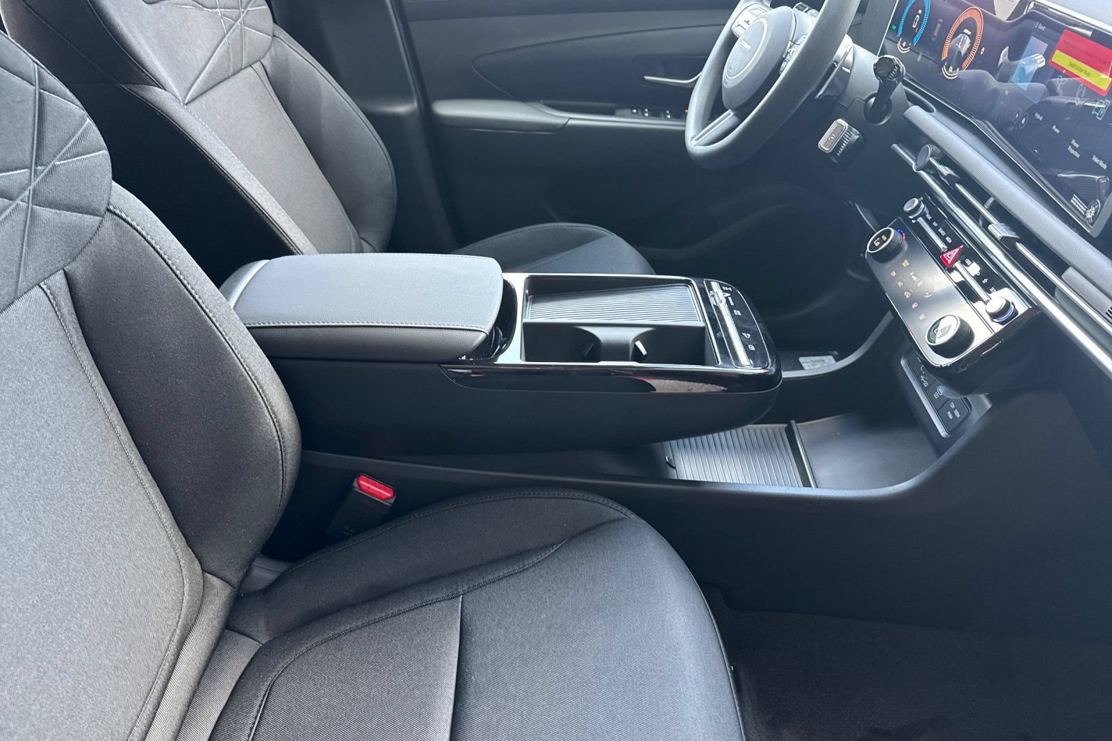 New 2026 Hyundai Tucson Blue SE AWD/4WD image 16