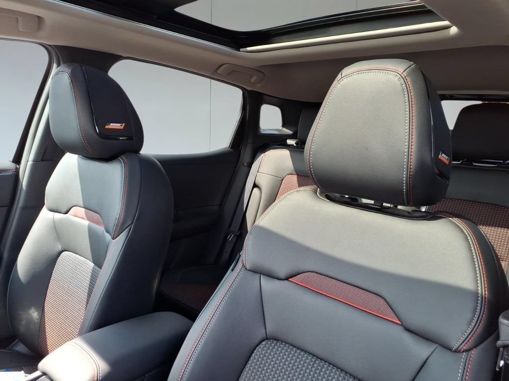 New 2026 Nissan Kicks SR w/ SR Premium Package FWD image 15