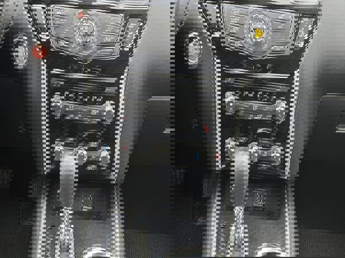 Used 2019 Nissan Pathfinder SV image 24