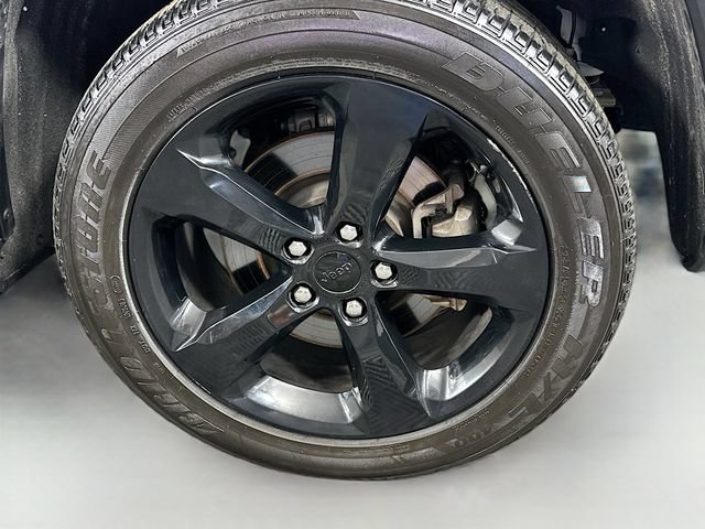 Used 2023 Jeep Grand Cherokee L Laredo AWD/4WD image 32