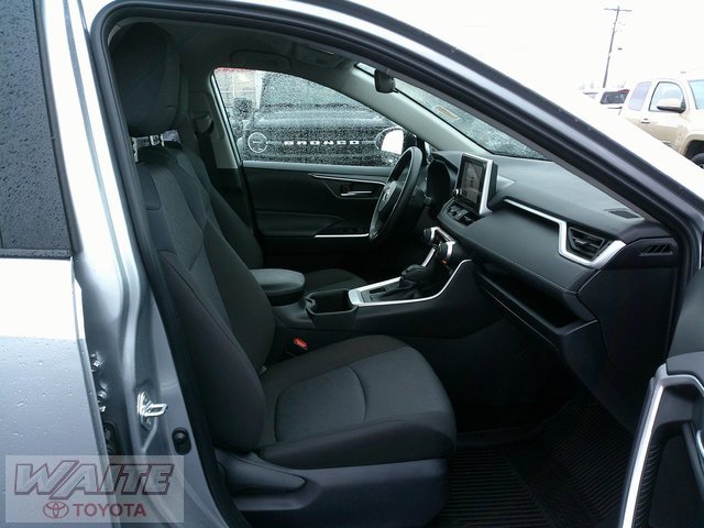 Used 2025 Toyota RAV4 XLE image 25