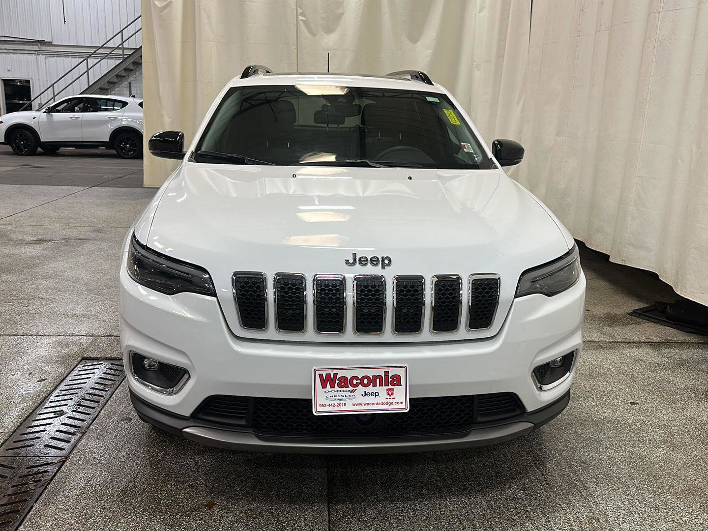 Certified 2022 Jeep Cherokee Limited AWD/4WD image 9
