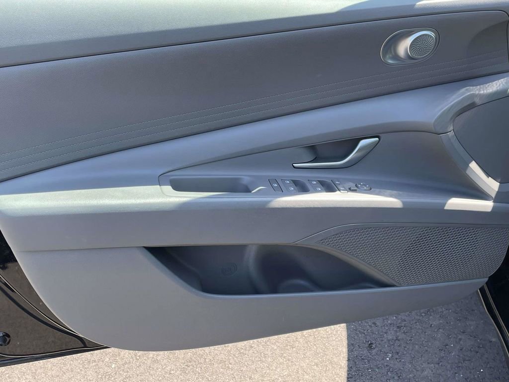 Certified 2024 Hyundai Elantra SEL FWD image 13