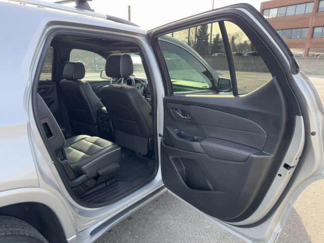 Certified 2022 Chevrolet Traverse Premier w/ LPO, Floor Liner Package image 17