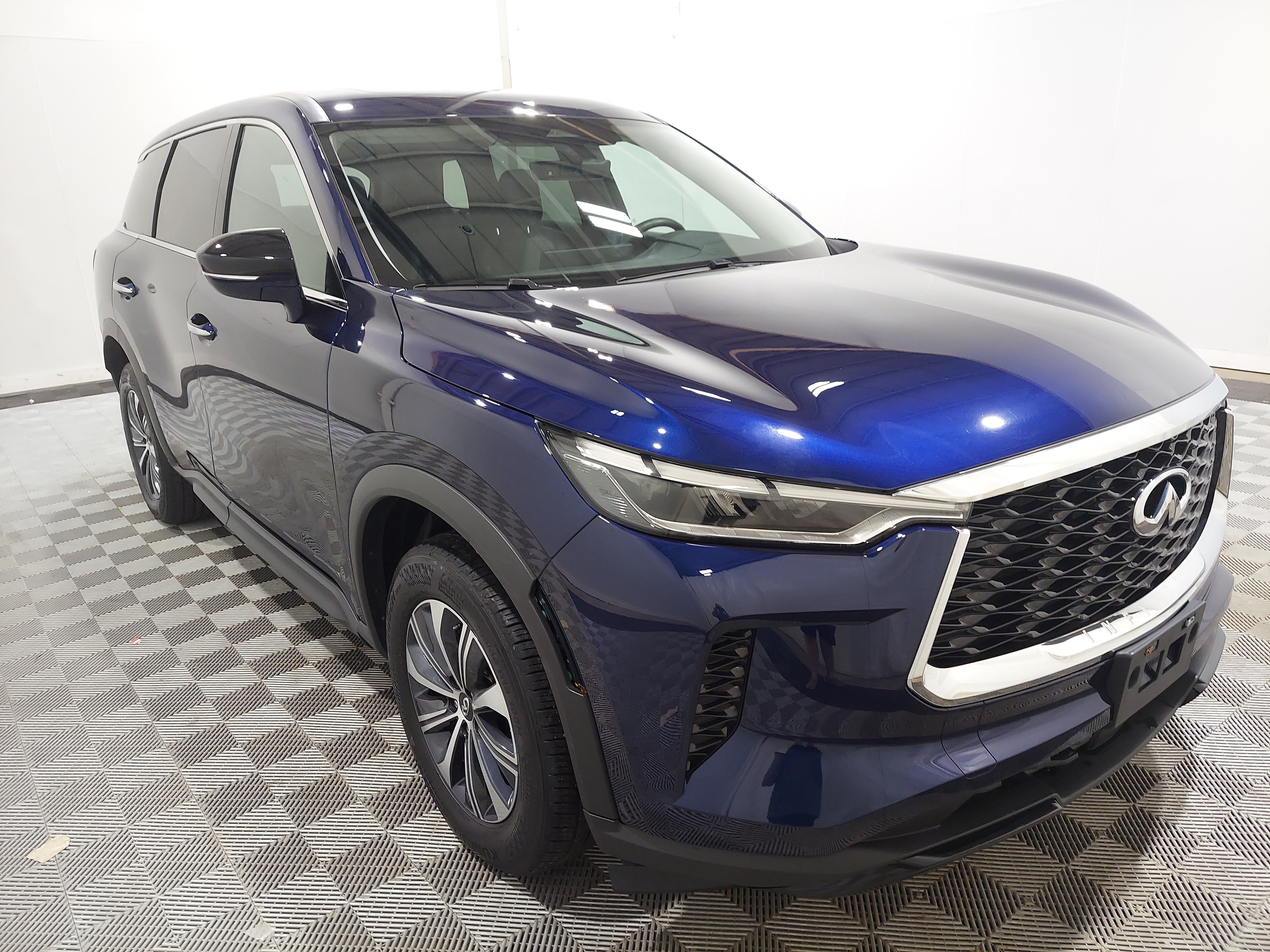 Used 2024 INFINITI QX60 Pure AWD/4WD image 4