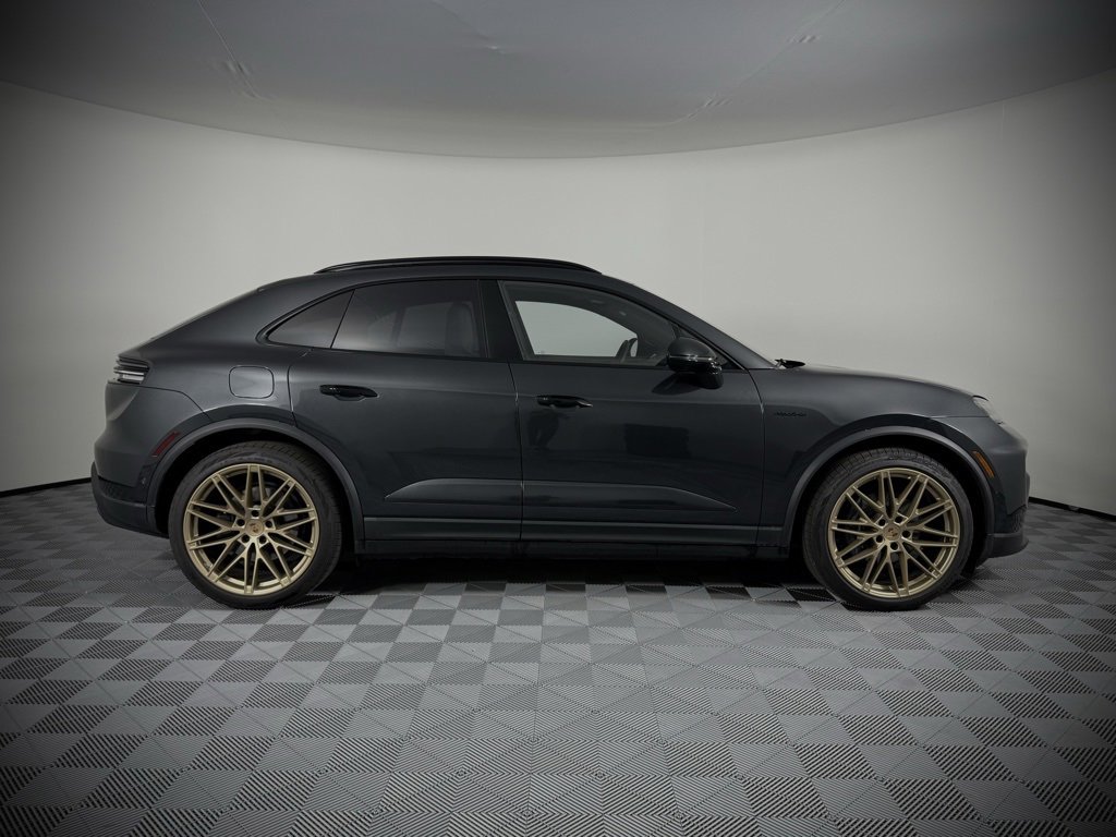 New 2024 Porsche Macan 4 Electric image 11