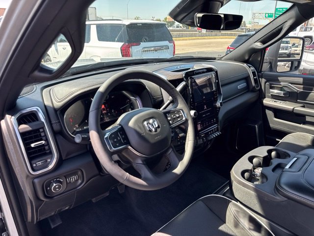 Used 2026 RAM 2500 Laramie AWD/4WD image 9