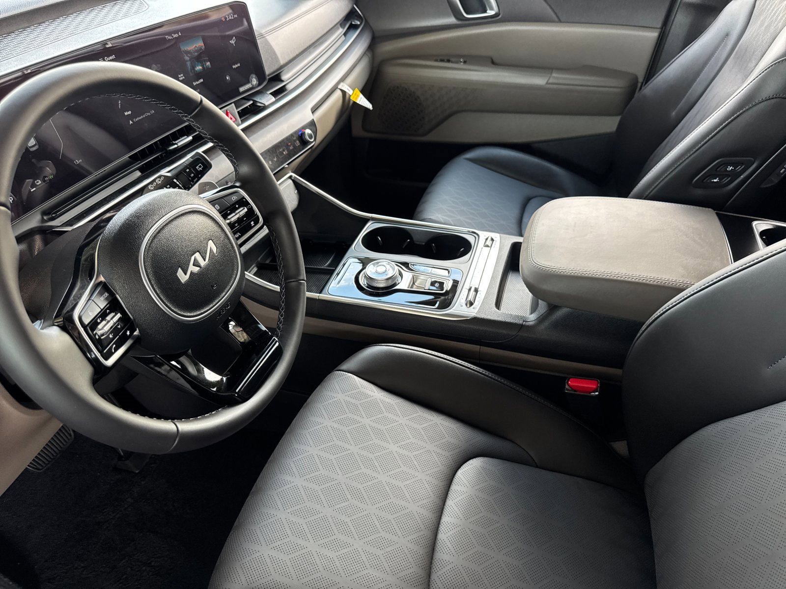 New 2026 Kia Carnival SX image 9