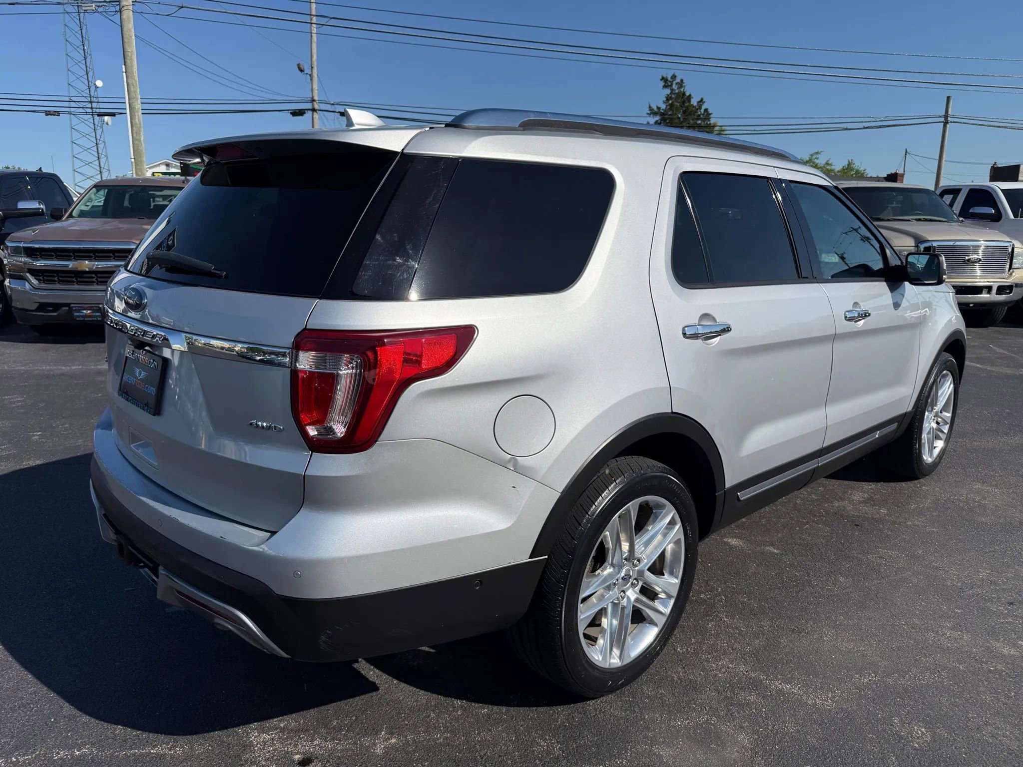 Used 2017 Ford Explorer Limited w/ Equipment Group 301A image 3
