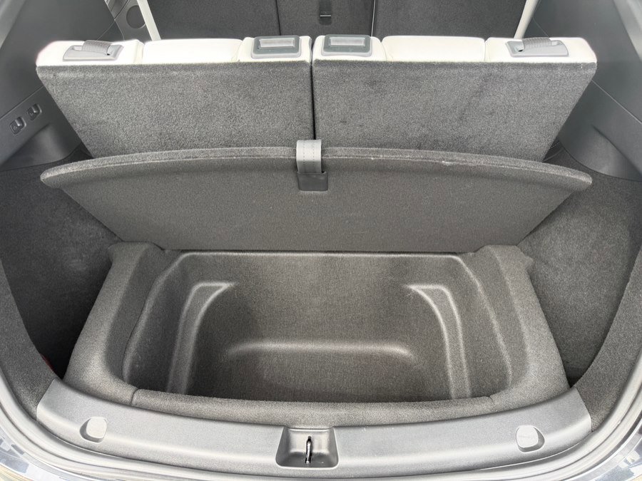 Used 2024 Tesla Model Y Long Range image 49