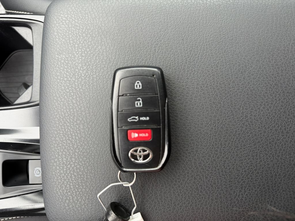Used 2025 Toyota Camry SE FWD image 16