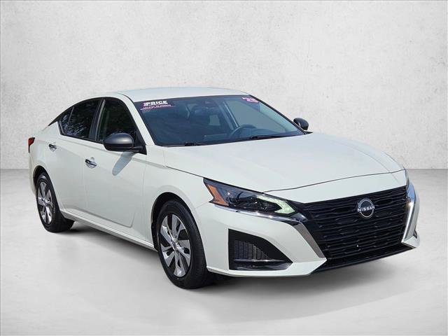 Certified 2025 Nissan Altima 2.5 S FWD image 3