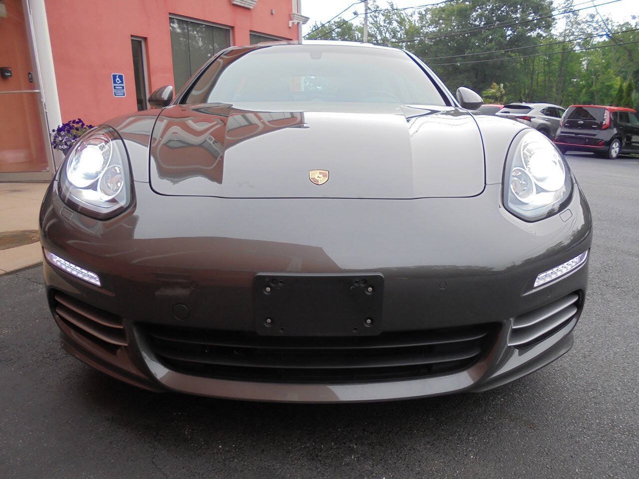 Used 2015 Porsche Panamera 4 AWD/4WD image 34