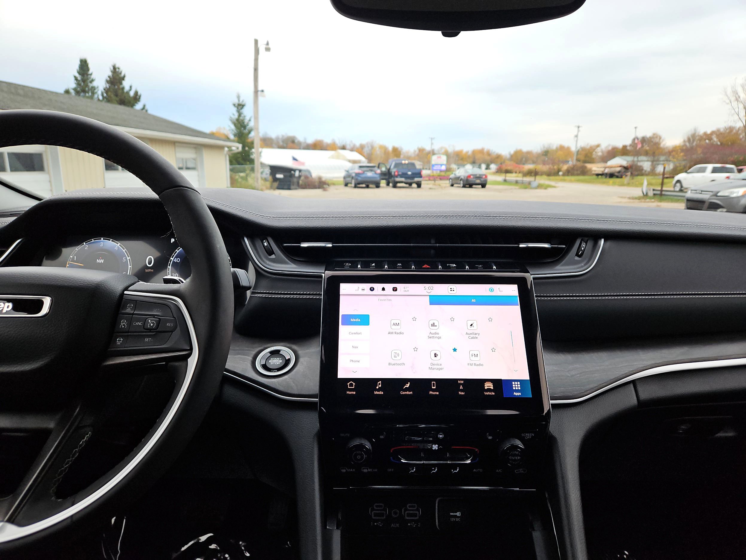 Used 2023 Jeep Grand Cherokee Limited RWD image 18