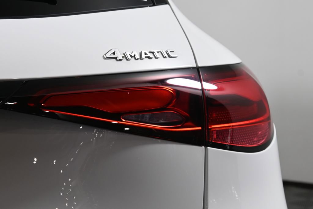 Certified 2025 Mercedes-Benz GLC 300 4MATIC image 13