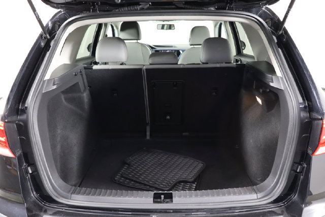 Used 2022 Volkswagen Taos SE FWD image 17