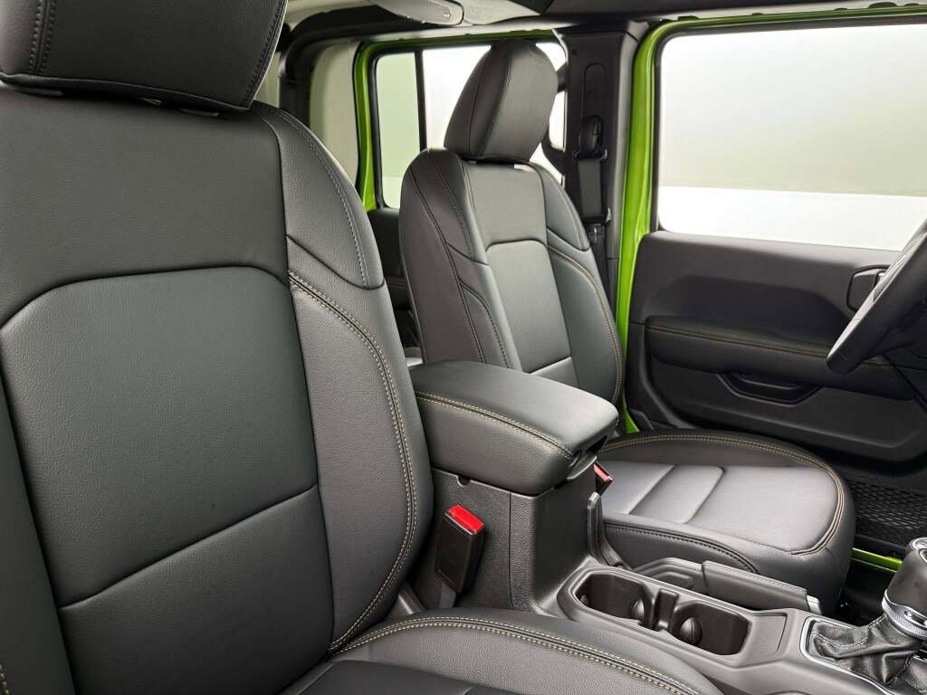 New 2025 Jeep Gladiator Sport image 18