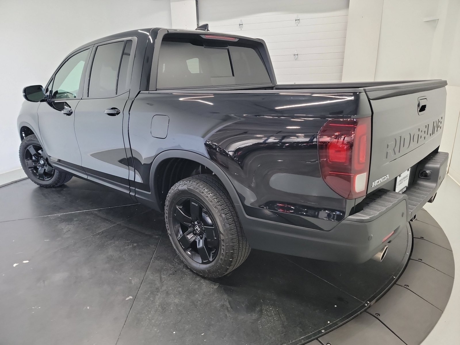 Used 2024 Honda Ridgeline Black Edition image 8