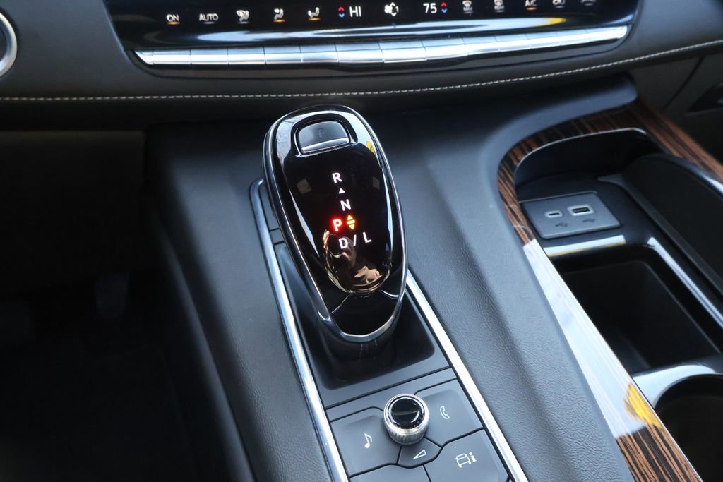 Used 2024 Cadillac Escalade ESV Luxury image 20