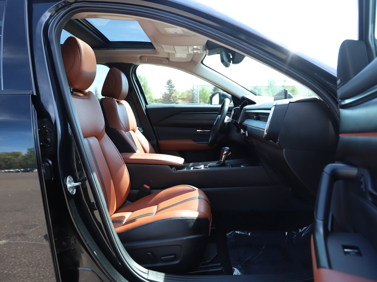 Used 2023 MAZDA CX-50 AWD 2.5 Turbo w/ Premium Pkg image 11