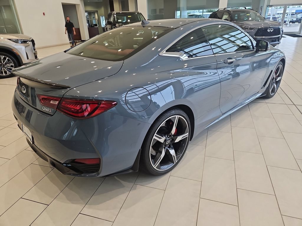 Used 2022 INFINITI Q60 Red Sport 400 w/ Cargo Package AWD/4WD image 5