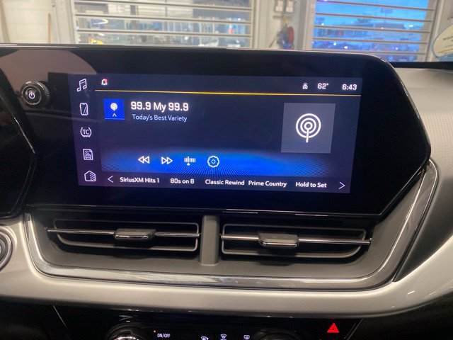 New 2026 Chevrolet Trax LT w/ Midnight Edition FWD image 18