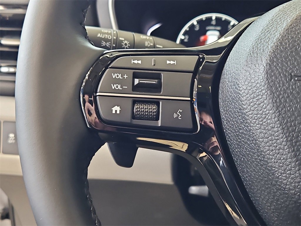 New 2025 Honda Pilot Touring image 16