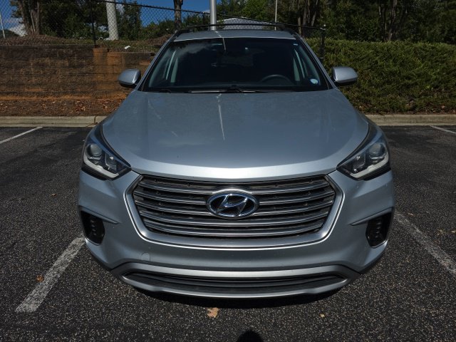 Used 2017 Hyundai Santa Fe SE FWD image 2