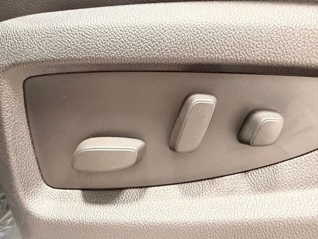 Used 2015 Chevrolet Silverado 1500 LTZ Z71 w/ LTZ Plus Package image 28