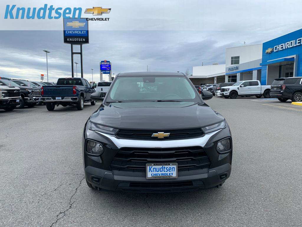 Used 2022 Chevrolet TrailBlazer LS image 2