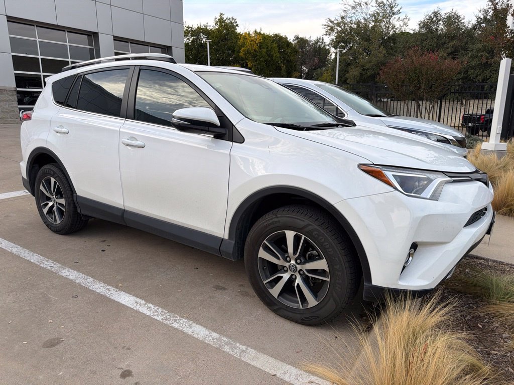 Used 2018 Toyota RAV4 XLE w/ Plus Extra Value Package FWD image 16