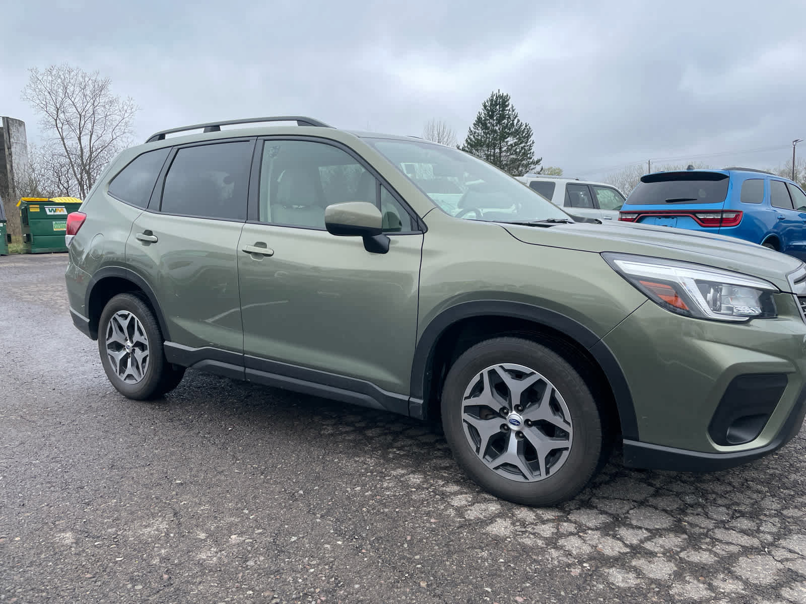Used 2019 Subaru Forester Premium AWD/4WD image 3