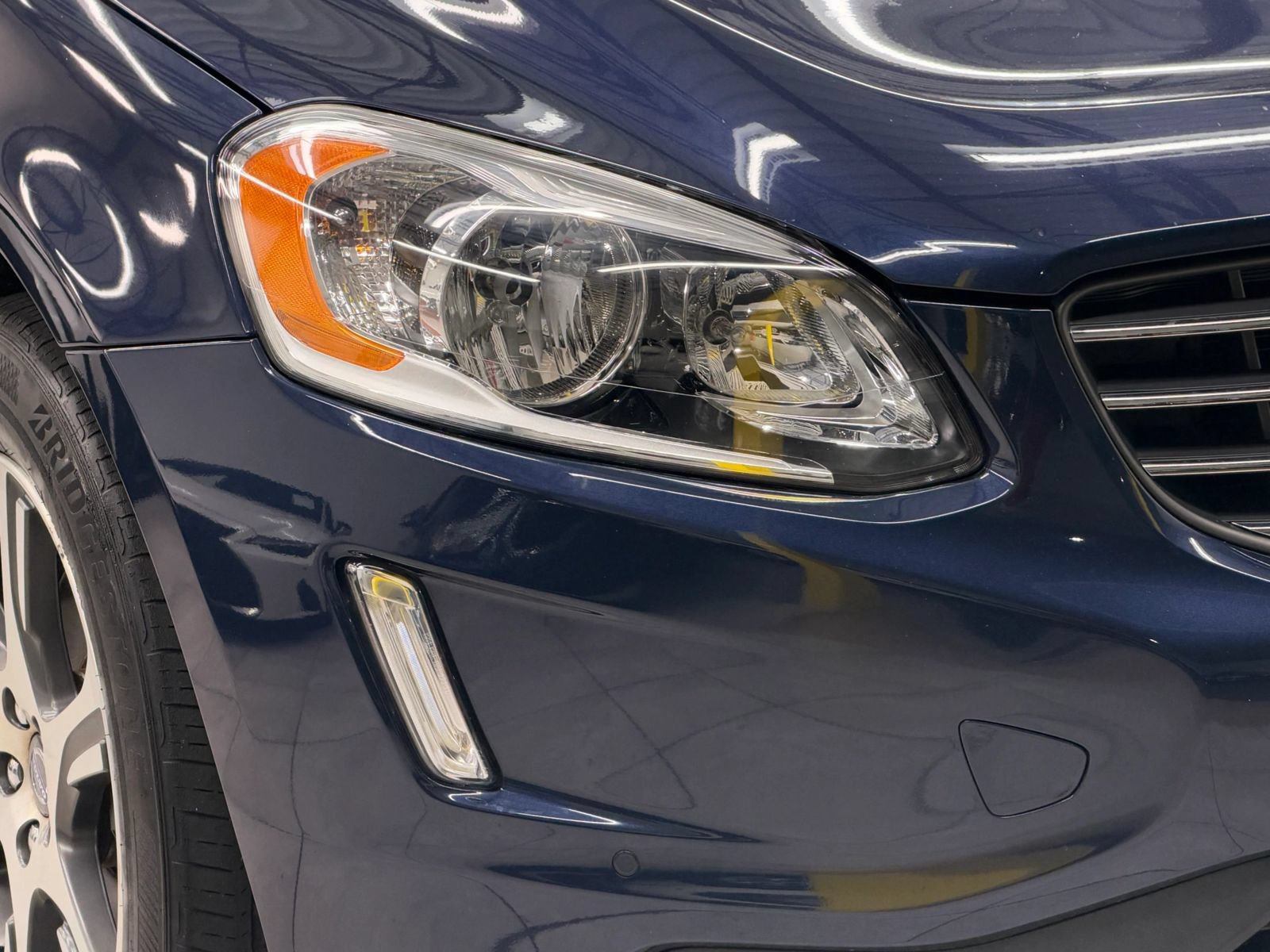 Used 2015 Volvo XC60 T6 AWD/4WD image 6