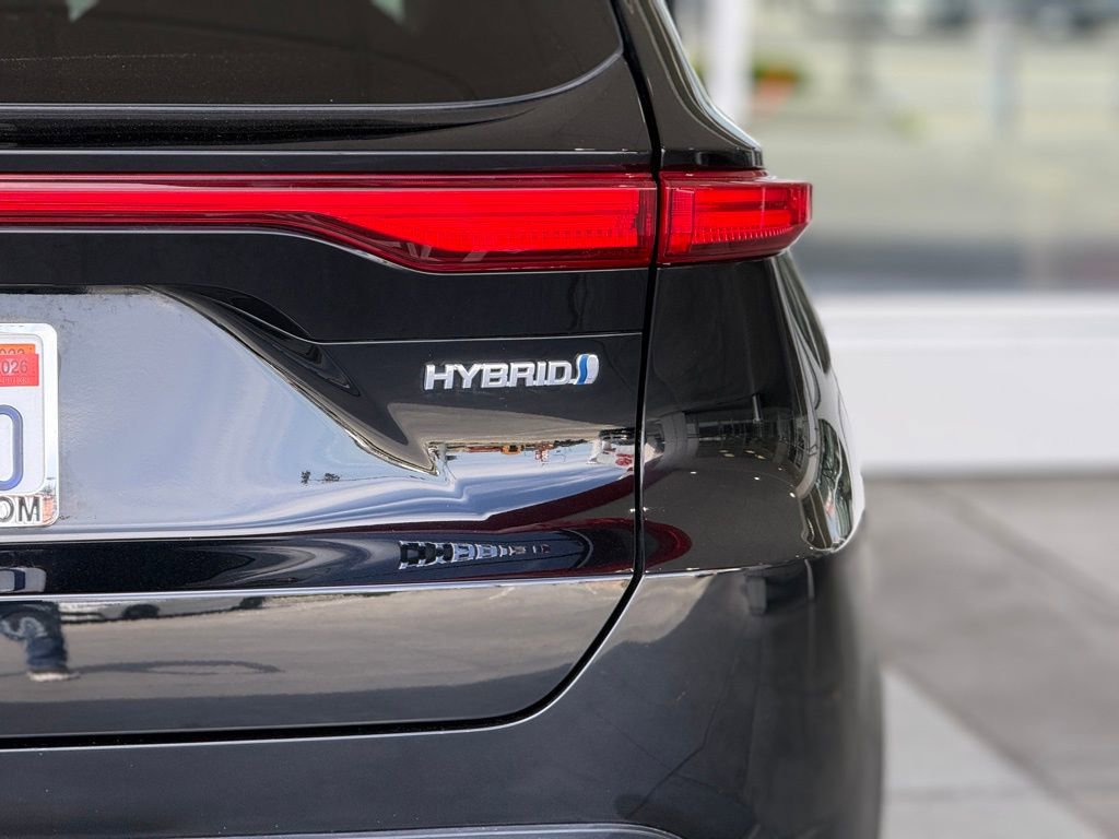 Certified 2021 Toyota Venza LE AWD/4WD image 13