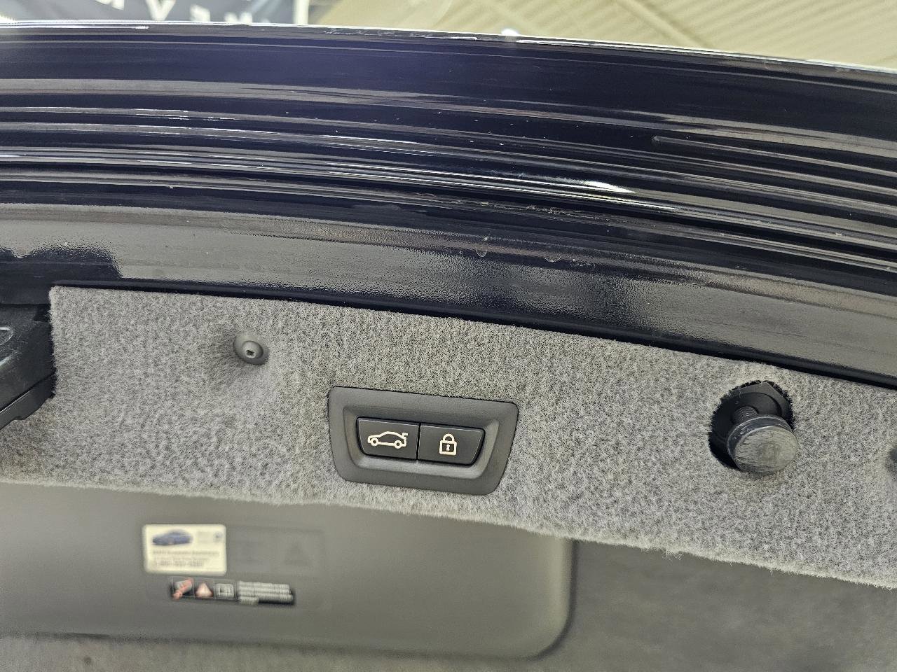 Used 2014 BMW 750Li image 14