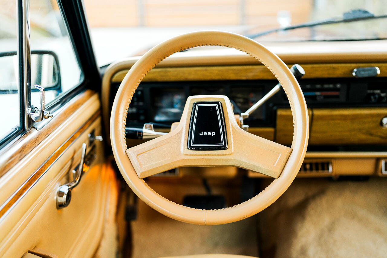 Used 1987 Jeep Grand Wagoneer image 49