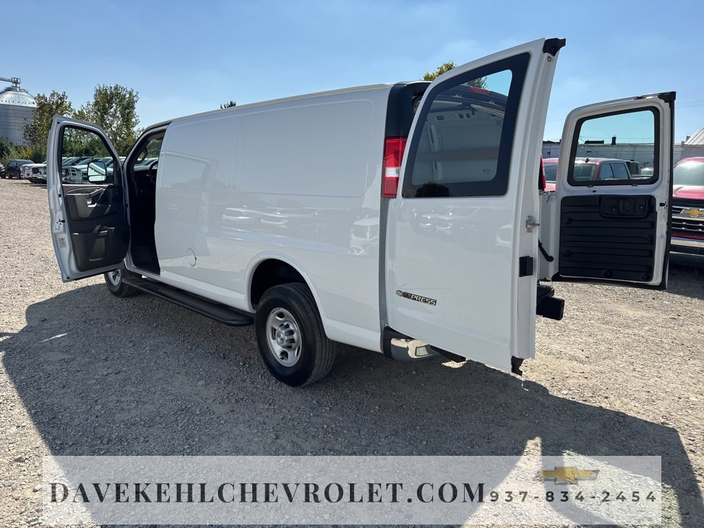 Used 2023 Chevrolet Express 2500 w/ Driver Convenience Package image 30